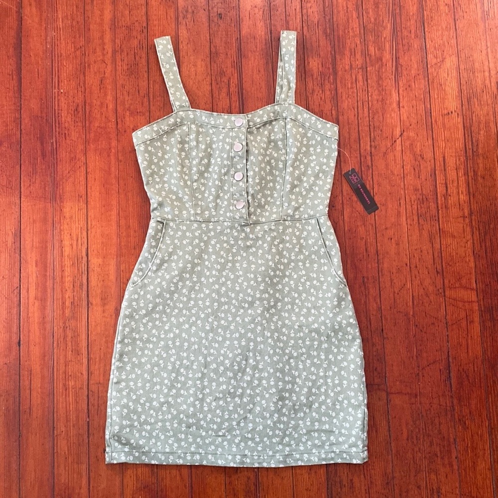 Floral Green denim dress 🌻